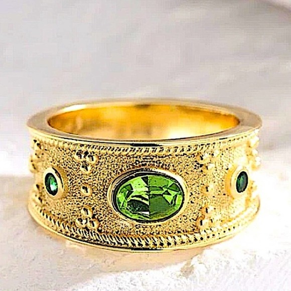 18K GOLD PLATED PERIDOT BAND RING - Picture 2 of 5